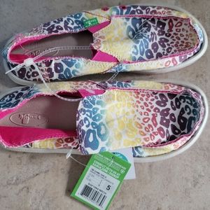 Women's Sanuks size 5